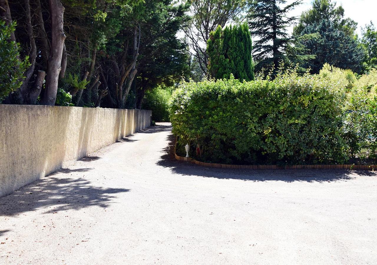 La Maison Des Invites Pernes-les-Fontaines Bagian luar foto