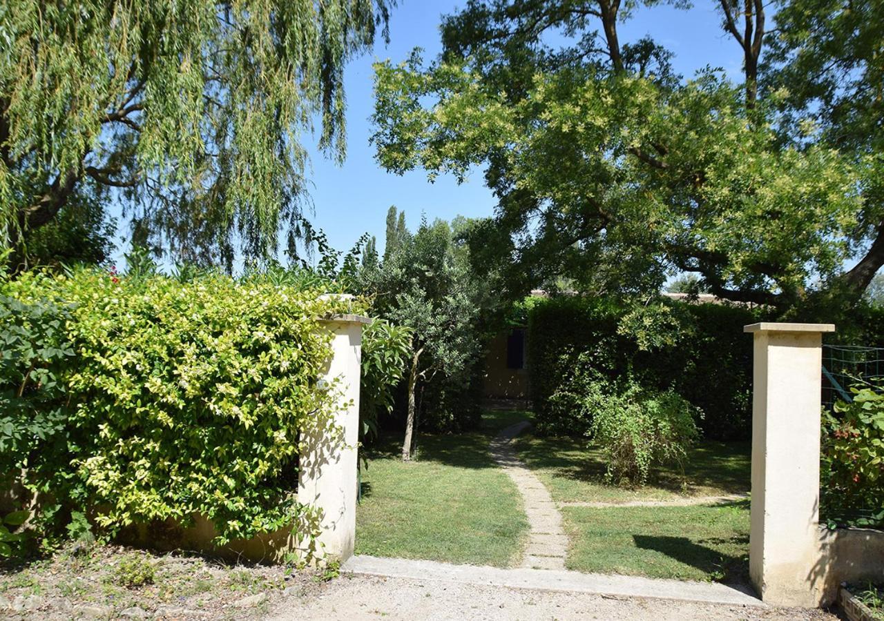 La Maison Des Invites Pernes-les-Fontaines Bagian luar foto